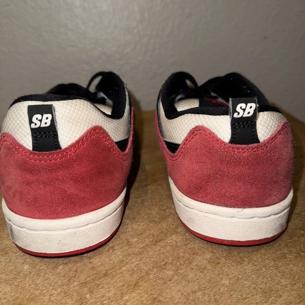 Nike Alleyoop SB White University Red. Size 8‎